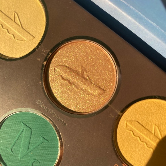 NOMAD Cosmetics Lake Como eyeshadow palette - Picture 8 of 10